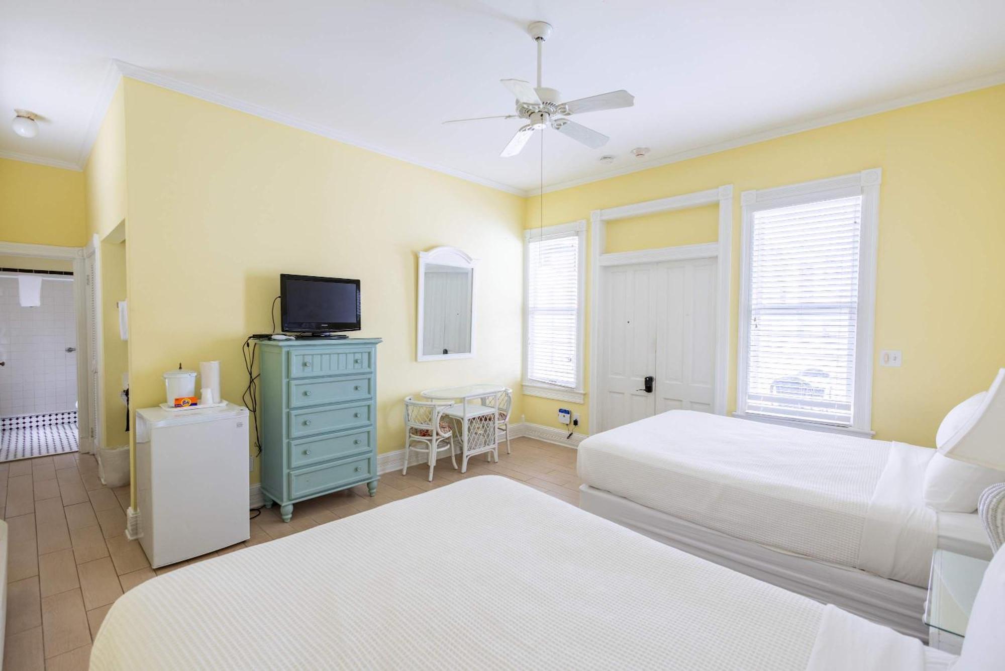 Deluxe Queen At The Curry Mansion - Parking & Heated Pool! Key West Exteriör bild