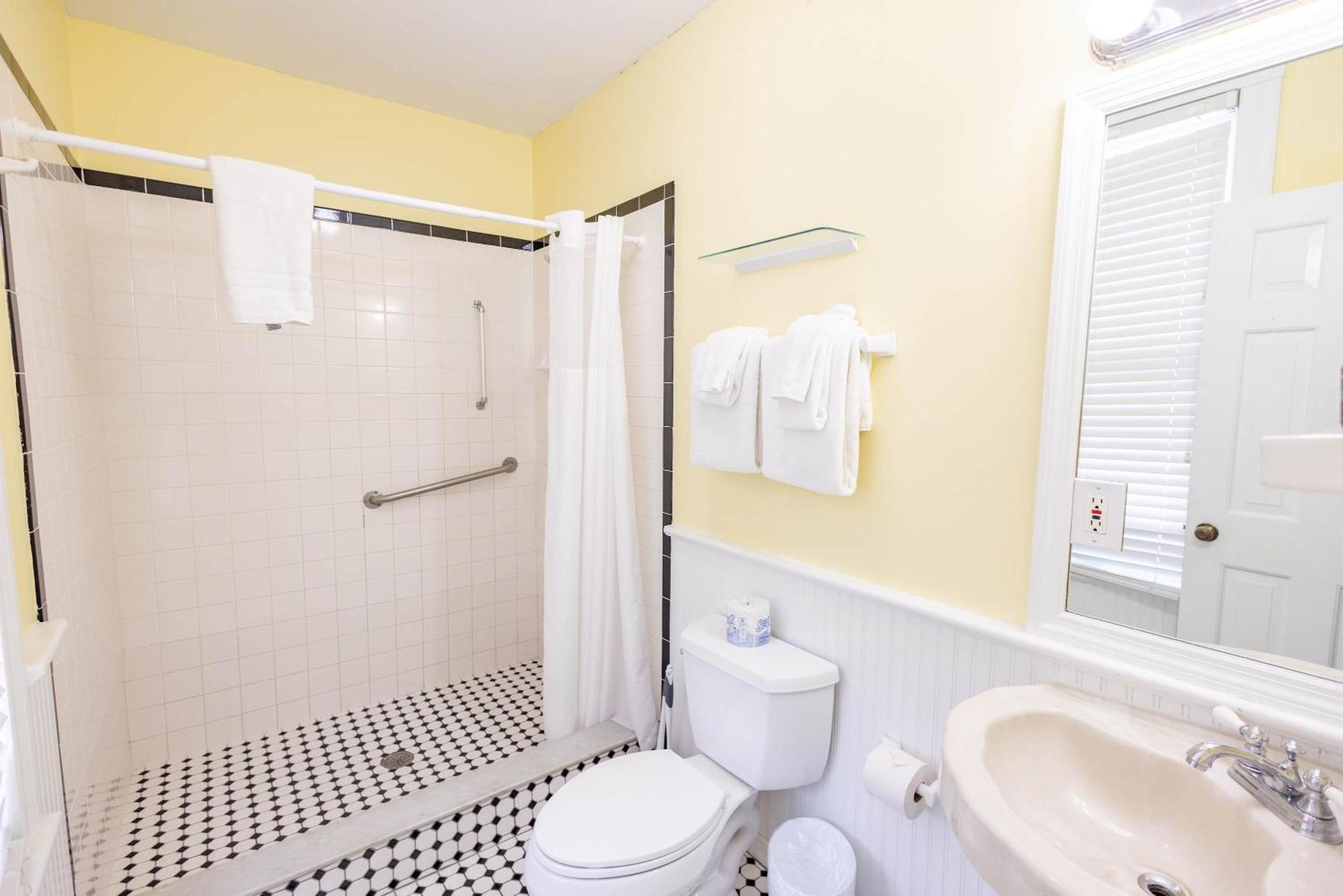 Deluxe Queen At The Curry Mansion - Parking & Heated Pool! Key West Exteriör bild